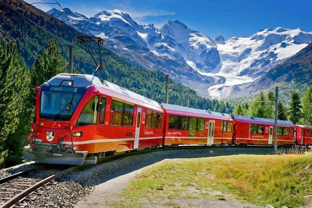 Treno Rosso del Bernina, Alpi Svizzere e St Moritz da Milano, Lombardia